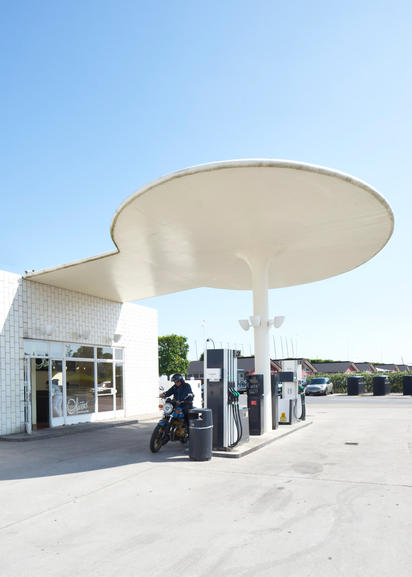 arne jacobsen s skovshoved petrol station photographed by nils