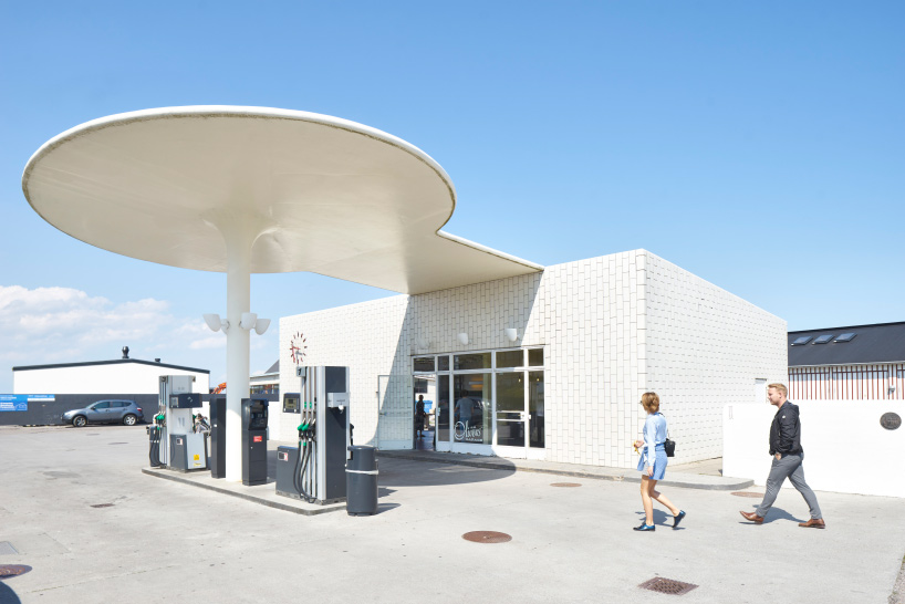 arne jacobsen s skovshoved petrol station photographed by nils