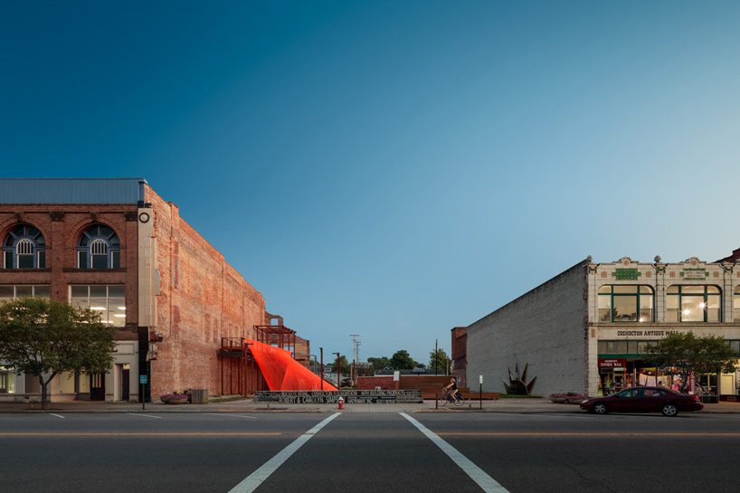 behin ha builds temporary shade installation in ohio using scrap mesh fabric