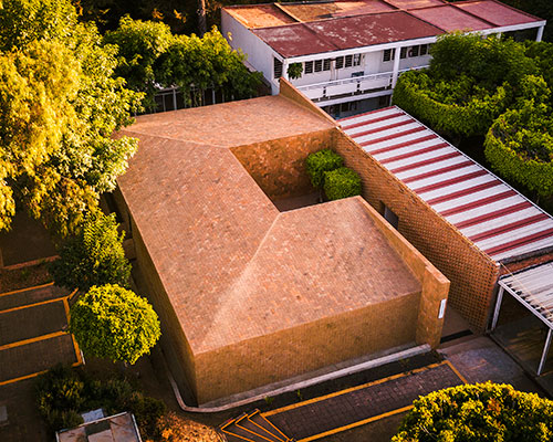 ivan marin arquitectura + doho constructivo build all-brick cultural center in mexico