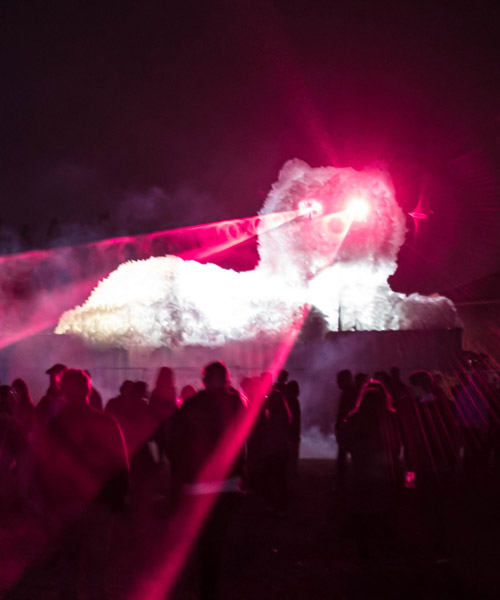 kaja haven builds a giant persian cat with laser machine eyes for copenhagen festival