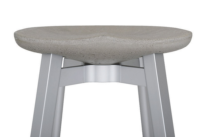 nendo 用 86% 的生态材料更新了 emeco 的生态混凝土椅子