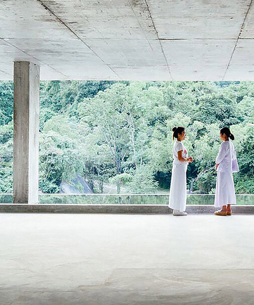walllasia embeds women's meditation center in the thailandese mountains