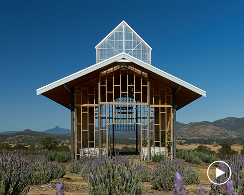wilson architects deconstructs kooroomba chapel to frame mountain views in australia