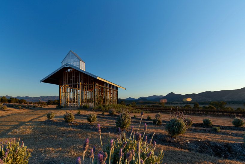 Wilson Architects Deconstructs Kooroomba Chapel In The Australian