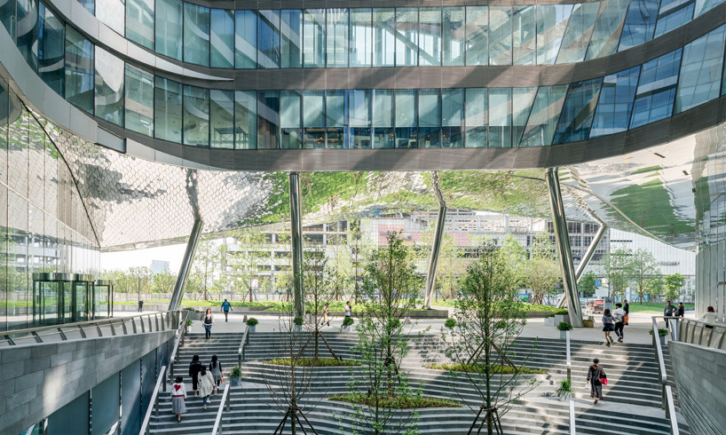 un-studio-raffles-city-conrad-hotel-hangzhou-china-08-08-2019-designboom