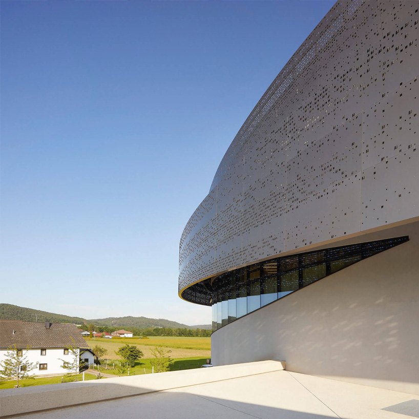 x-architekten-ktm-motohall-exhibition-event-venue-mattighofen-austria-09-26-2019-designboom