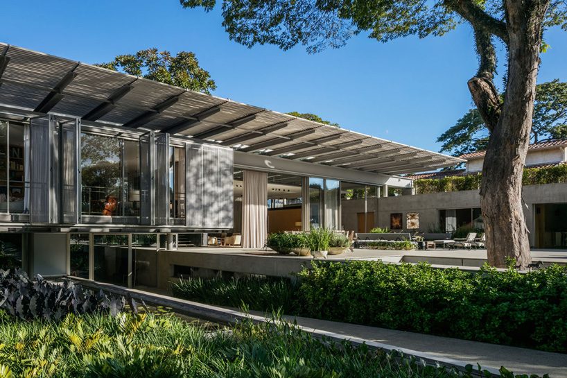 andrade morettin architects plans P.E. residence as a linear pavilion in são paulo