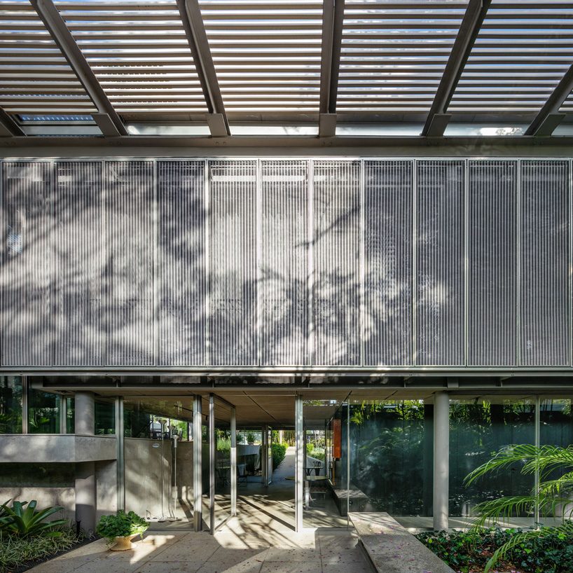 andrade morettin architects plans P.E. residence as a linear pavilion in são paulo