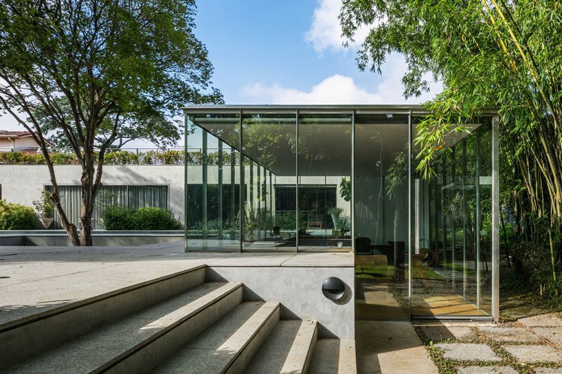 andrade morettin architects plans P.E. residence as a linear pavilion in são paulo