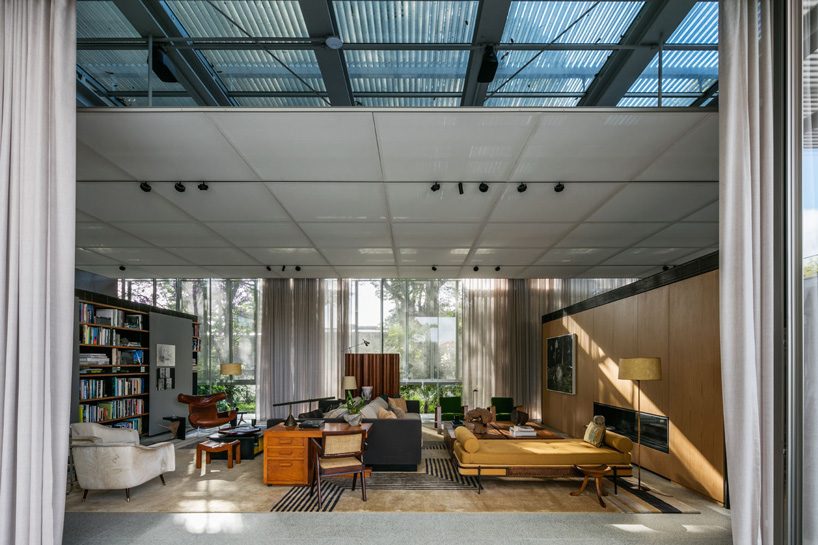 andrade morettin architects plans residence as a linear pavilion in são paulo