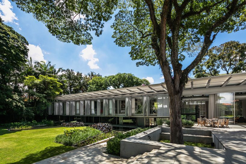andrade morettin architects plans residence as a linear pavilion in são paulo