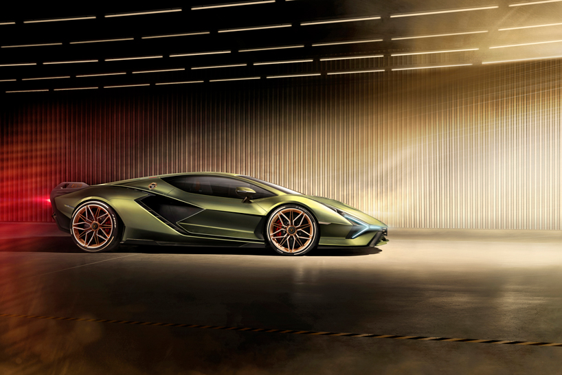 World's First Hybrid Lamborghini Start Up