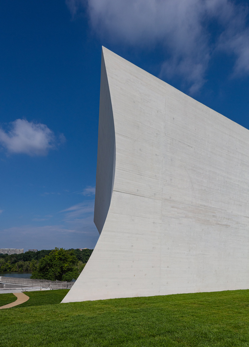 steven holl expansion of the kennedy center for the performing arts opens in washington