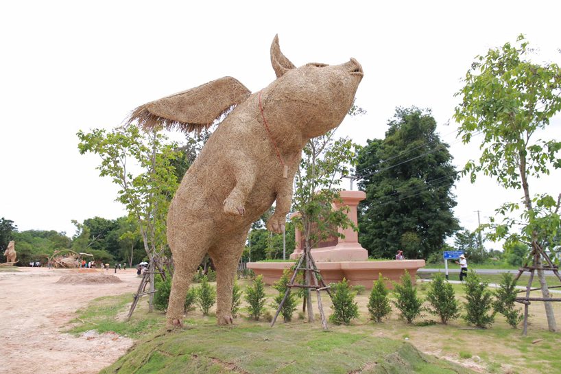 students craft giant animal sculptures from straw for thailand biennale korat 2020 designboom