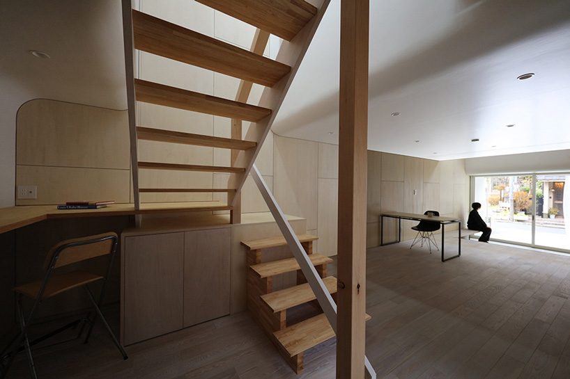  sugawaradaisuke combines living space + community café in 'light surface house' in tokyo