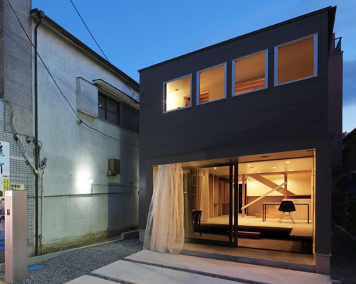 sugawaradaisuke combines living space + community café in 'light surface house' in tokyo