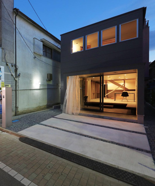 sugawaradaisuke combines living space + community café in 'light surface house' in tokyo