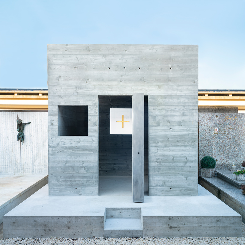 alberto campo baeza introduces minimalistic tomb in venice ‘il cielo in terra’