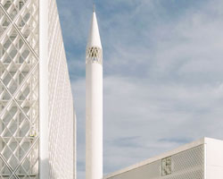 guilherme da rosa captures the clean white lines of bevk perović's ljubljana islamic center