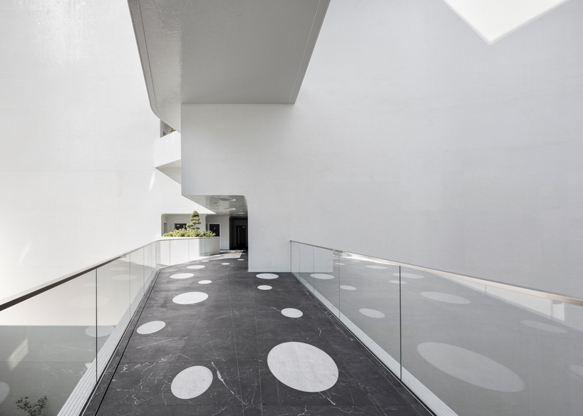 jean-pierre lott's 'le stella' tower expresses fluid, ribbon-like facade in monaco