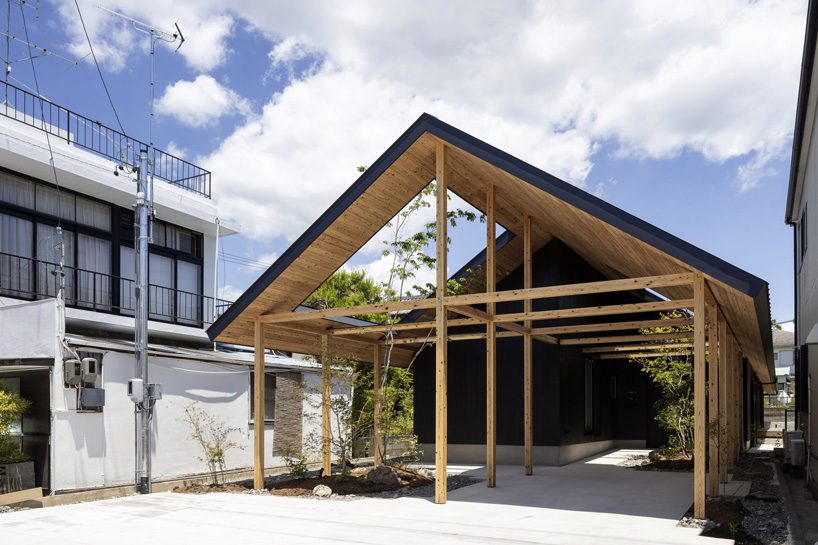 SN design architects builds house in kakegawa, japan, with a wooden frame and gable roof