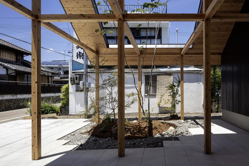 SN design architects builds house in kakegawa, japan, with a wooden frame and gable roof