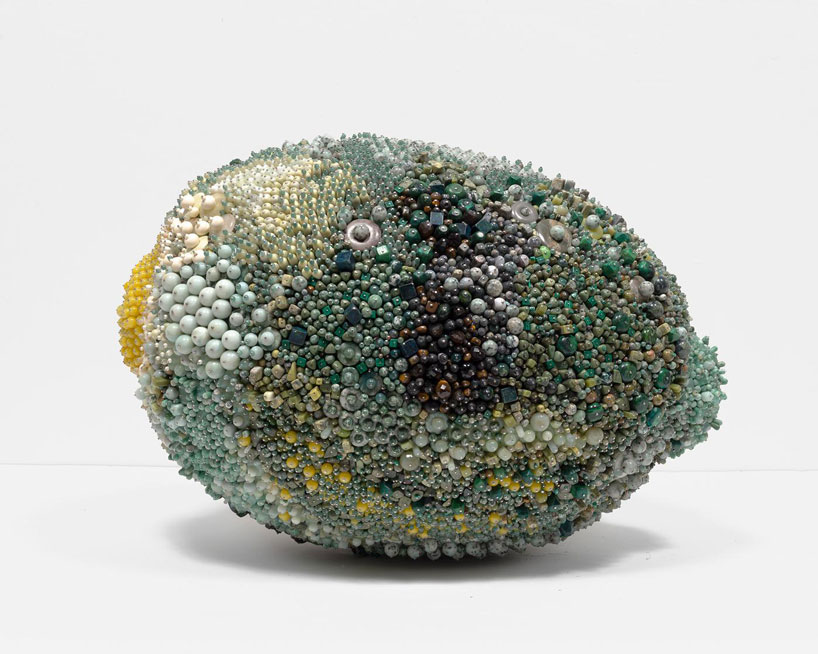 kathleen-ryan-moldy-fruit-scultpures-designboom-3.jpg