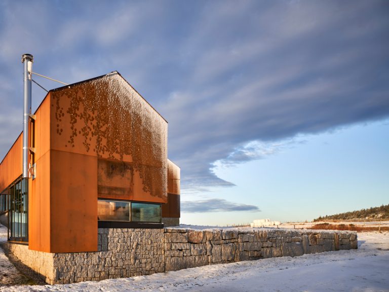 mackaylyons sweetapple's smith house overlooks shores of nova scotia