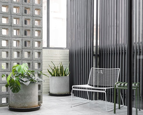 pey lung opens up narrow taiwanese lane house to create vivid fluid spaces