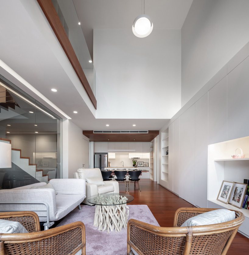 Stu/D/O wraps baan 33 apartment in expanded aluminum + solid walls in bangkok