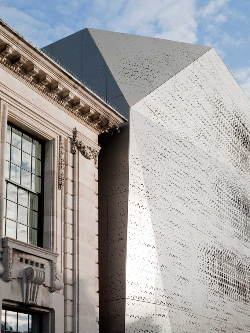 DROO + NAME veil london’s historic town hall in parametric aluminum skin