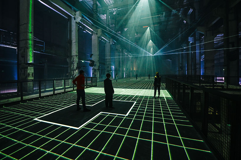 refik anadol invites visitors to submerge themselves into the mind of a machine