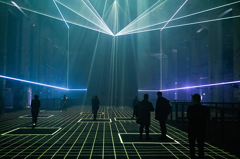 refik anadol invites visitors to submerge themselves into the mind of a machine