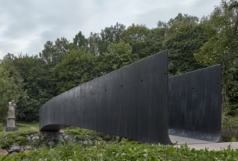 czech cemetery bridge fabricated of ultra-lightweight black concrete