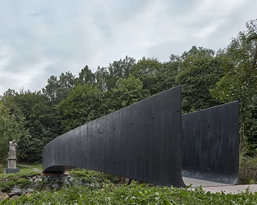 czech cemetery exhibits bridge fabricated of ultra-lightweight black concrete