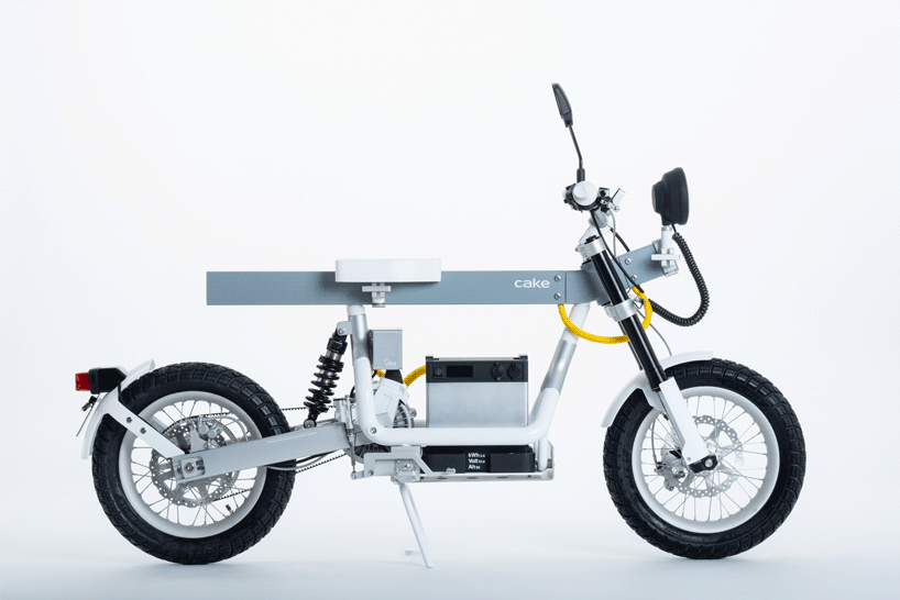 https://static.designboom.com/wp-content/uploads/2019/11/cake-osa-electric-motorcycle-designboom-1-2.gif