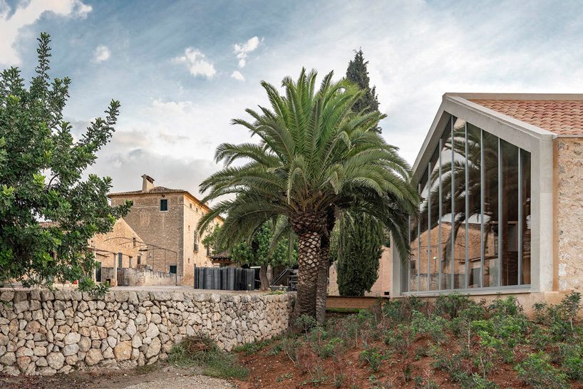 canals moneo arquitectos extends listed 18th-century ribas winery in mallorca
