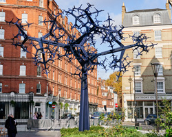 bicameral by conrad shawcross is an 8 meter-tall sculpture with no welded parts