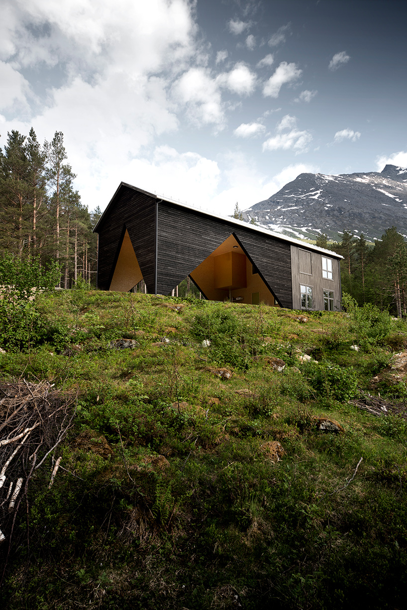 rever & drage architects completes ‘1/3 house’ in norway