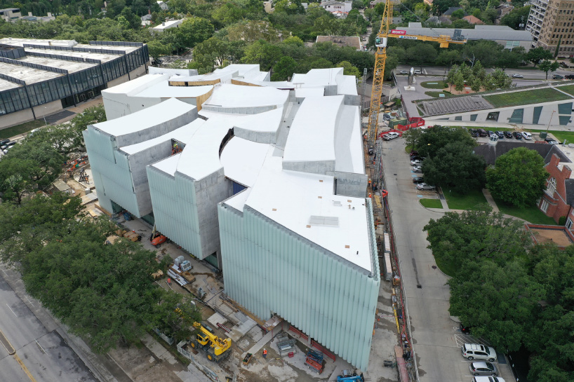 steven holl’s ‘kinder building’ at the museum fine arts, houston