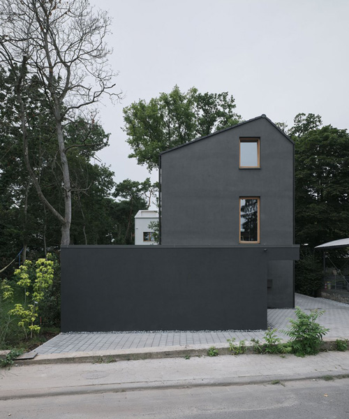 HGA, marc flick & christian stock build monolithic all-black house in germany