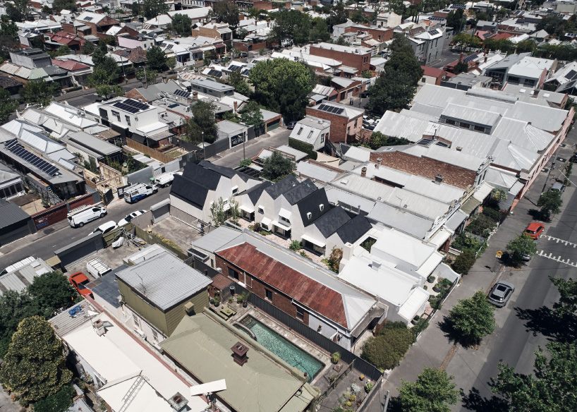 austin maynard completes ‘RaeRae house’ in melbourne