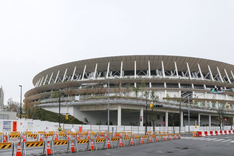 exclusive: kengo kuma's completed olympic stadium for tokyo 2020