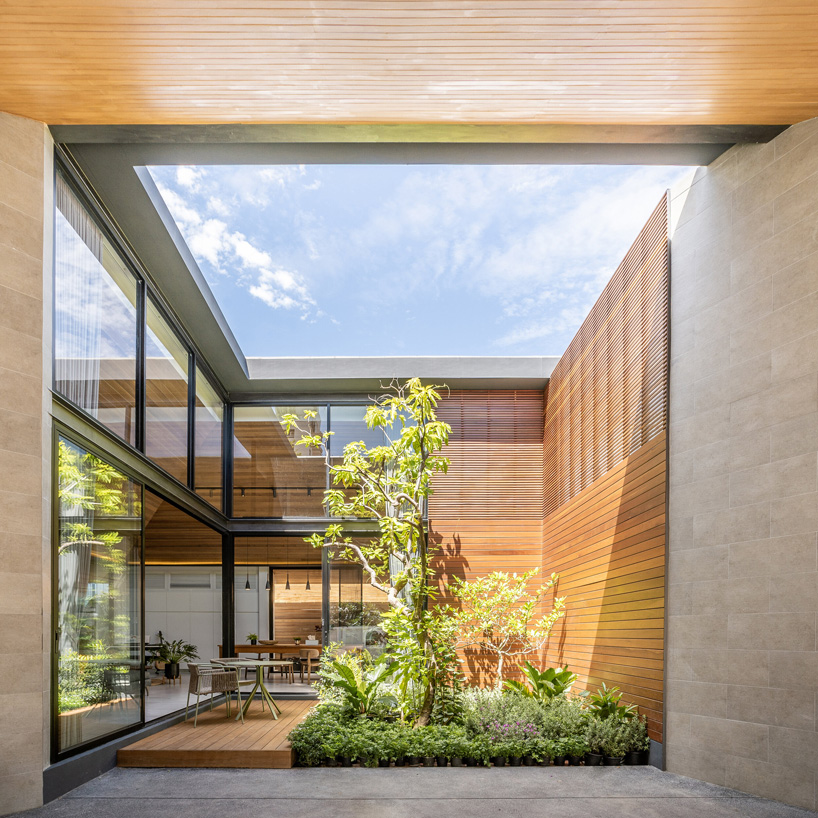 Looklen Architects Builds The Roof House In Thailand Around Central Open Courtyard