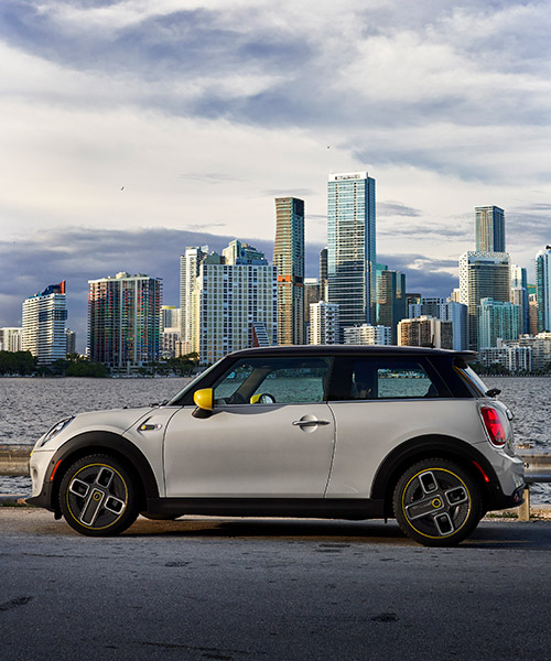 test review: electric MINI cooper SE accents new energy in miami