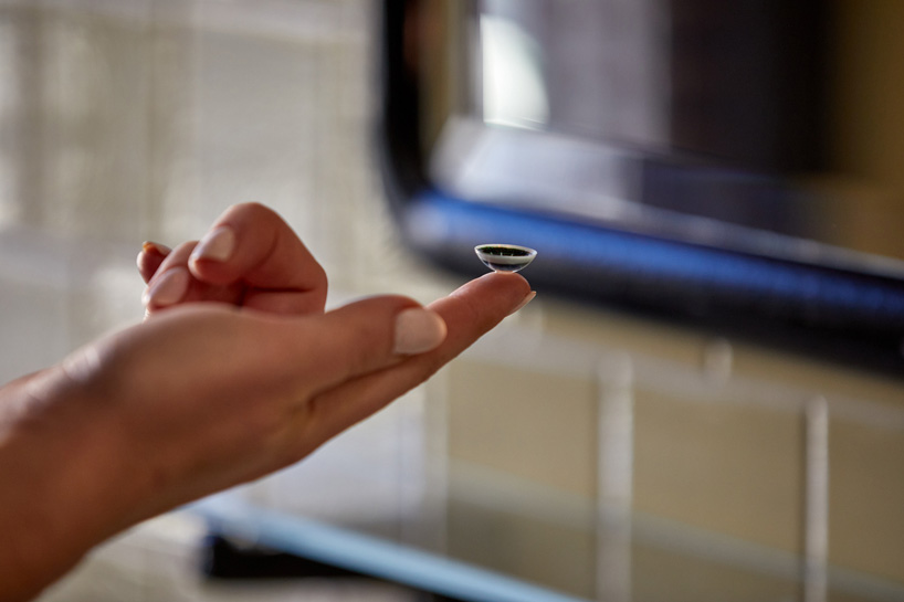 smart contact lenses ar designboom 7 | Techlog.gr - Χρήσιμα νέα τεχνολογίας