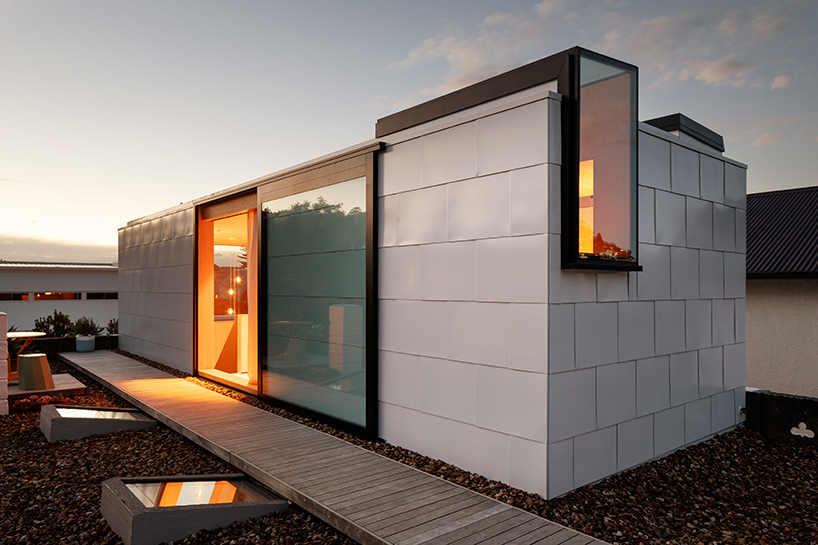 建筑师的创意为新西兰的8M房子增加了简单的向上挤压
