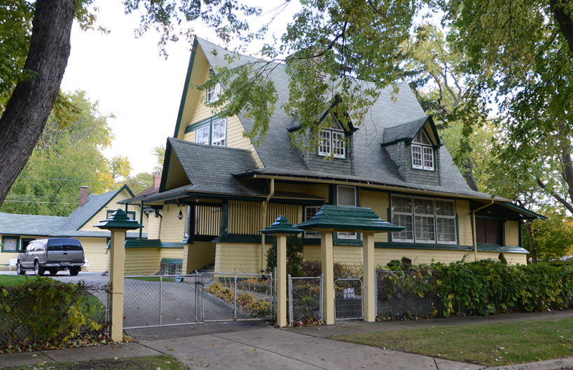 nine frank lloyd wright properties are currently for sale in the US