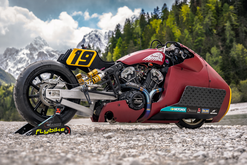 印度摩托车的appaloosa V2.0专为在冰上赛车而设计